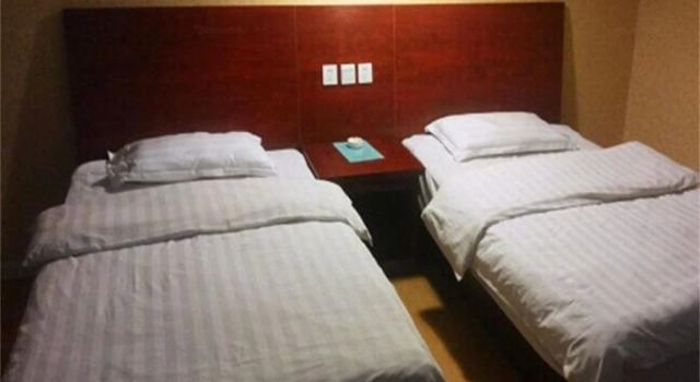 Urumqi Yuelai Inn, Book Hotel Hotels in Xinjiang with Parking, Parking