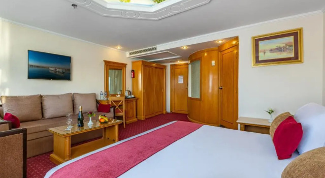 MS Chateau Lafayette Nile Cruise - 4 nights from Luxor each Monday and 3 nights from Aswan each Friday