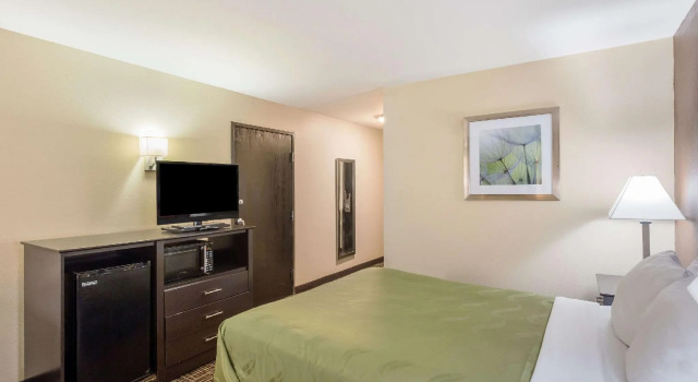 Двухместный люкс Quality Inn & Suites Caseyville - St Louis