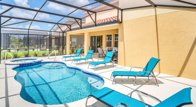 Upstay - Lrg Family Home w Private Pool   Hot Tub, Davenport