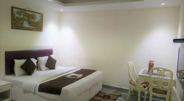 Airport Hotel The Paramont