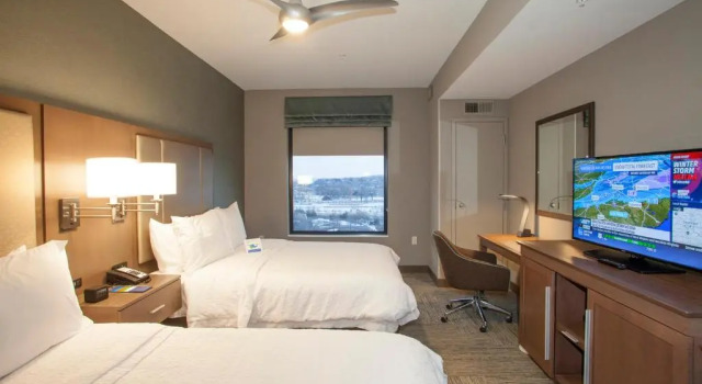 Четырёхместный люкс Hampton Inn & Suites St. Paul Downtown