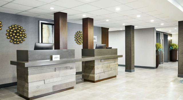 Four Points by Sheraton Chicago Westchester/Oak Brook, Buchen Sie Hotel Hotels in Illinois mit Parkplatz, Parkplätze