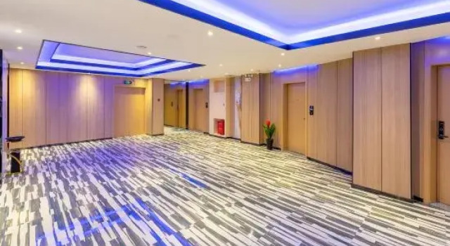 Ouyi Hotel (Nanning Anji Wanda Anji Passenger Transport Terminal Subway Station), Rezerwuj Hotel Hotele w Nanning z parkingiem, Parking