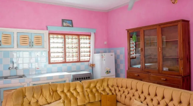 Florlaleona Villa, Забронировать Вилла Отели Малинди с парковкой, рядом с Betty's Boutique, Парковка