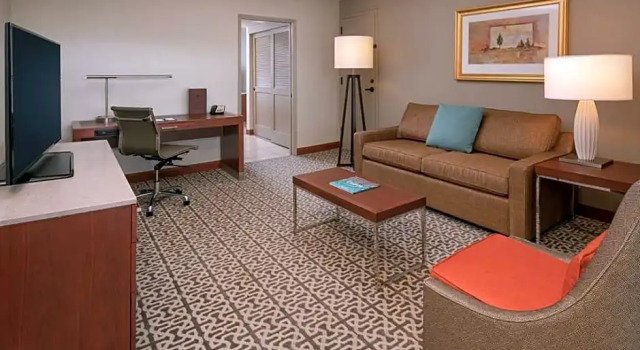 Люкс c 1 комнатой DoubleTree Suites by Hilton Seattle Airport/Southcenter