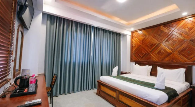Номер Standard V CROWN HOTEL