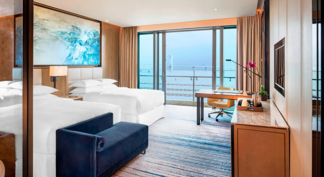 Двухместный номер Standard с балконом и с видом на океан Sheraton Zhuhai Hotel