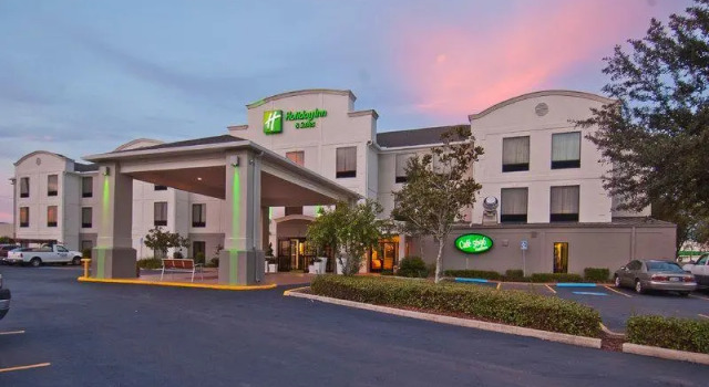 Двухместный полулюкс Holiday Inn Express & Suites Opelousas by IHG