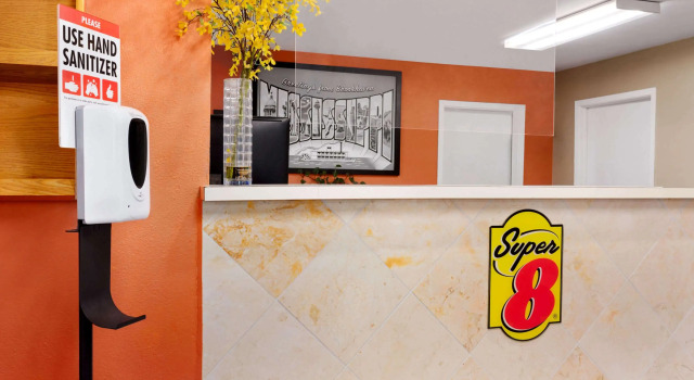 Super 8 by Wyndham Brookhaven, Book Mini-hotel Hoteller i Brookhaven med parkering, Parkering