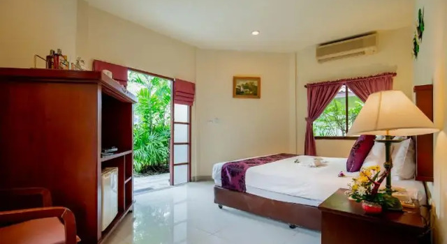Двухместный номер Standard с балконом Phuket Leelavadee Hua Ting Resort