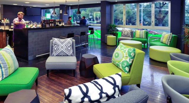 Mercure Melbourne - Treasury Gardens, Забронировать Отель Отели Мельбурна с парковкой, рядом с The Butterfly Club, Парковка