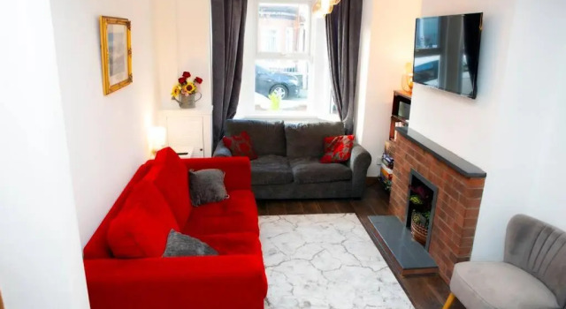 Коттедж Cheerful 2 bedroom house in the heart of Belfast