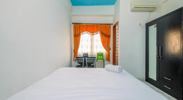 Studio Cozy Living Studio Apartment At Margonda Residence 1
