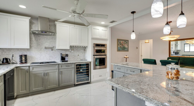 Private Beach & Pool Access! Fort Myers Getaway, Забронировать Дом для отпуска Коттеджи Айона, Коттедж