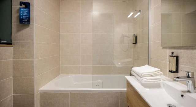Четырёхместный номер Standard Kyriad Bordeaux Nord Sainte Eulalie