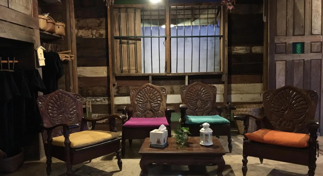 Chiangkhanburi, Varaa Matkakoti Hotellit North-Eastern Thailand pysäköinnillä, Pysäköinti