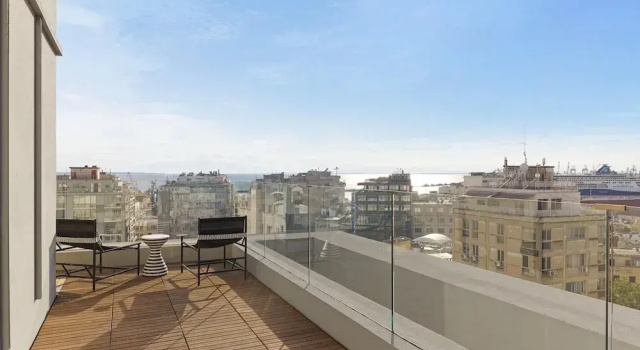 Двухместный люкс с доступом в бизнес-лаунж NYX с видом на море NYX Hotel Thessaloniki