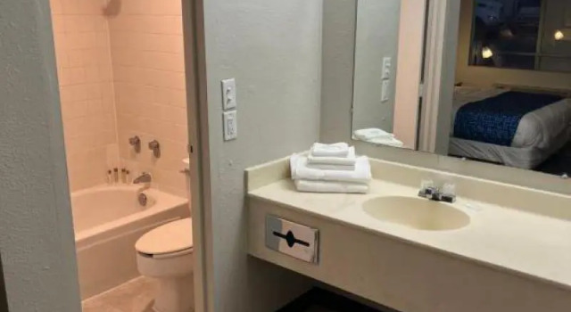 Номер Standard Travelodge by Wyndham Lincoln Northeast
