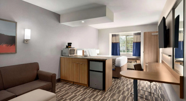 Люкс Microtel Inn & Suites by Wyndham Baton Rouge