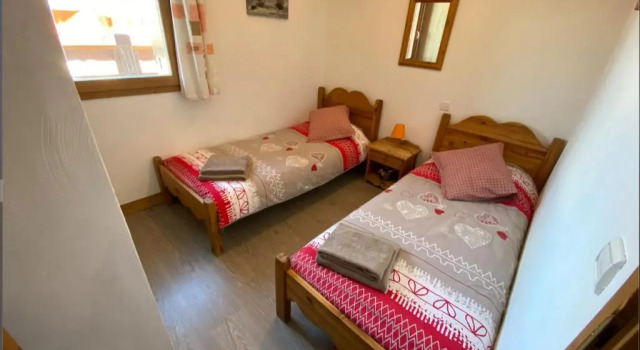 Les Granges 15, Prenota Appartamento Hotel a Rodano-Alpi con parcheggio, Parcheggio