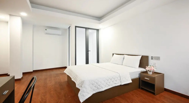 Номер Deluxe YoKo Airport Saigon Hotel