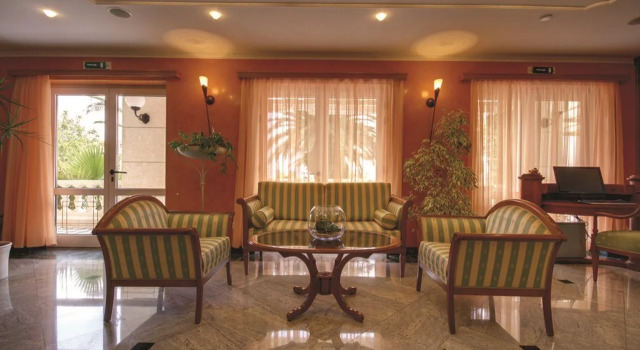 Hotel Laurentum, Забронировать Отель Отели Тучепи 4 звезды, 4*