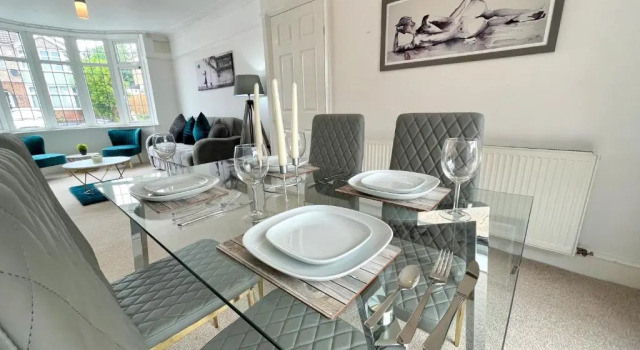 Коттедж Seedfield House - Elegant Stylish Home