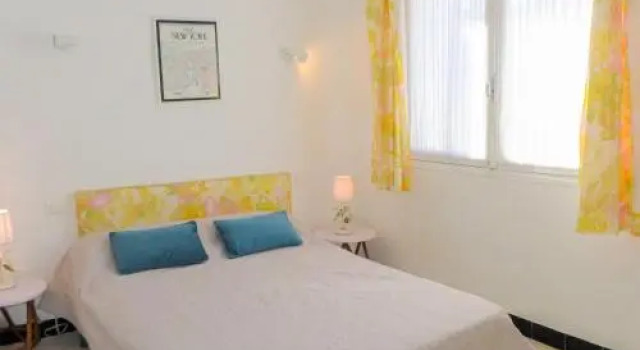 Les Hirondelles, Rezervovat Hotel Narbonne Aude