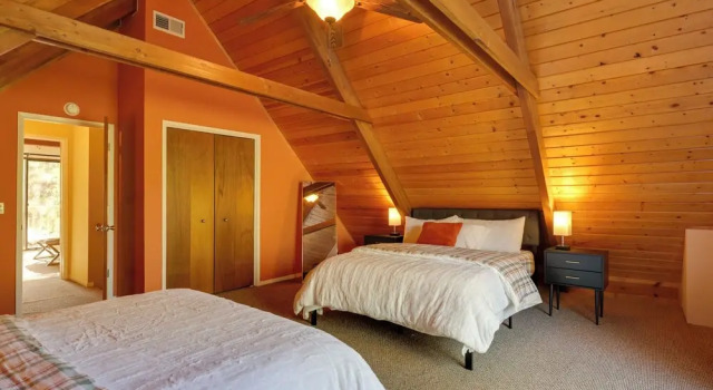 Коттедж Spacious Groveland Cabin w/ Wraparound Deck!