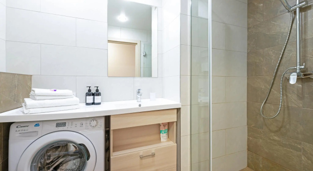 Apartment on 64 Stachek Avenue, building 1, Prenota Appartamento Hotel economici a Kirovskiy district