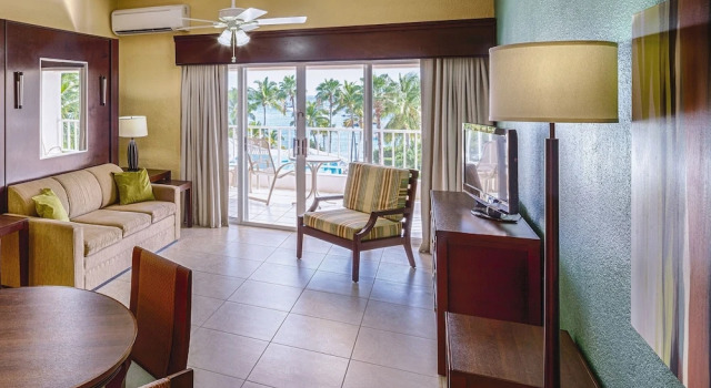 Люкс с балконом Elysian Beach Resort