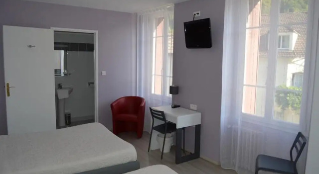Hôtel-Bar Le Bellevue, Book Hotel Hoteller i Ax-les-Thermes med parkering, Parkering