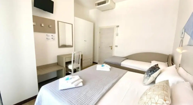 Трёхместный номер Classic Alevon Hotel