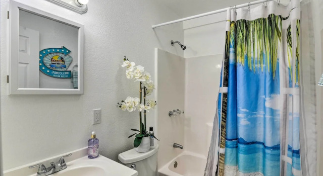 Коттедж Galveston Retreat w/ Backyard & Patio