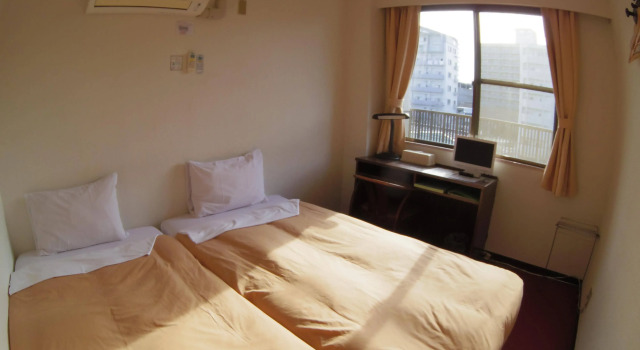 Hiroshima Hana Hostel, Rezerwuj Hostel Hotele w Chugoku z parkingiem, Parking