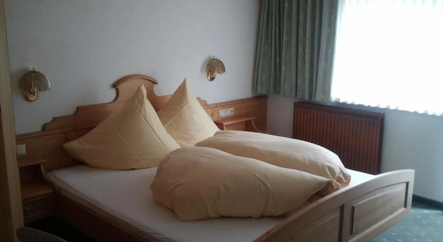 Pension & Ferienwohnungen Haus Edelweiß, Prenota Hotel Hotel 3 stelle a Lechtal, 3*