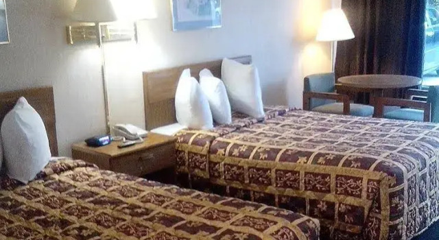 OYO Hotel Atlanta Airport Southeast (ex.Knights Inn Forest Park), Забронировать Отель Колледж-Парк Джорджия