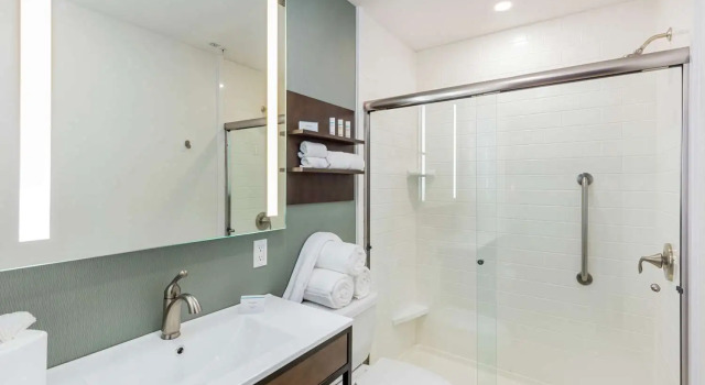 Номер Standard Hilton Garden Inn Davis Downtown