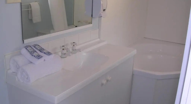 Студия Deluxe Acacia Lodge Motel