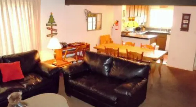 Two-Bedroom Premier Townhouse Unit #86 by Snow Summit Townhouses, Prenota Appartamento Hotel SPA a Big Bear Lake, SPA