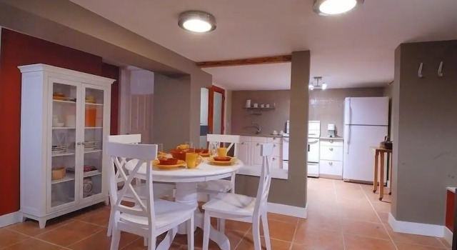 Апартаменты Commercial Drive Accommodations