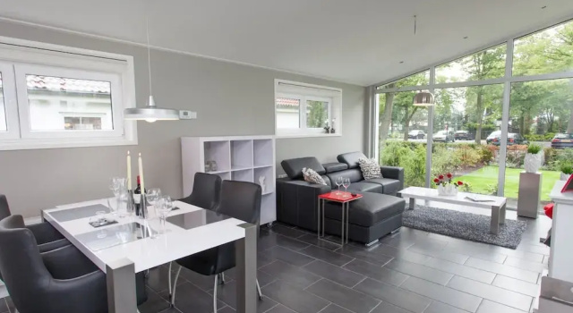 Modern Chalet Near  Brunssummerheide(No Front Desk Contact The 5 Days In Advance), Rezervasyon Şale Limburg otoparklı oteller, Otopark