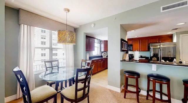 Номер Standard Daytona The Golden Leaf Opus Condos 702