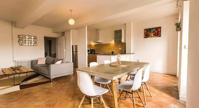 ❁La Pause Occitane❁ T3 cœur de ville avec parking, Rezervați Hotel Gaillac Tarn