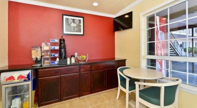 Sandpiper Lodge, Book Hotel Merced Californien