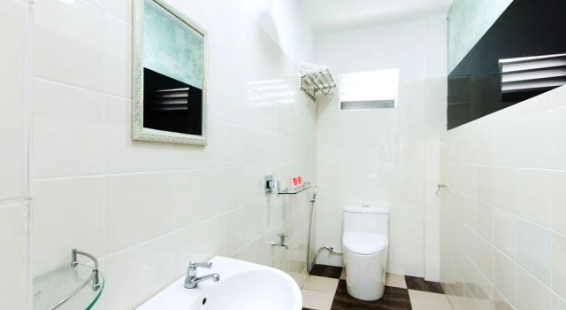 Люкс OYO 44011 Weng Bee Guest House