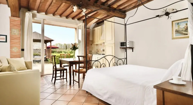 Residence a Vada con piscina, Book Hotel Vada Etruscan Coast