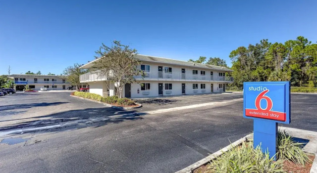 Studio 6 Kissimmee, FL - Orlando, Rezerwuj Hotel Hotele w Kissimmee z parkingiem, Parking