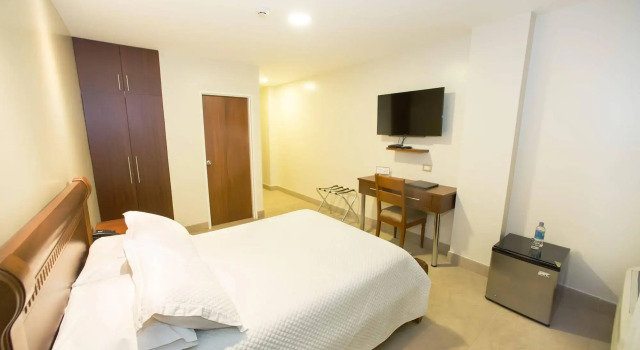 Hotel Marcelius, Забронировать Отель Гуаякиль Гуаяс, рядом с Omni hospital